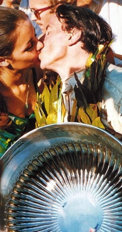 Le baiser du vainqueur... Le baiser du vainqueur...